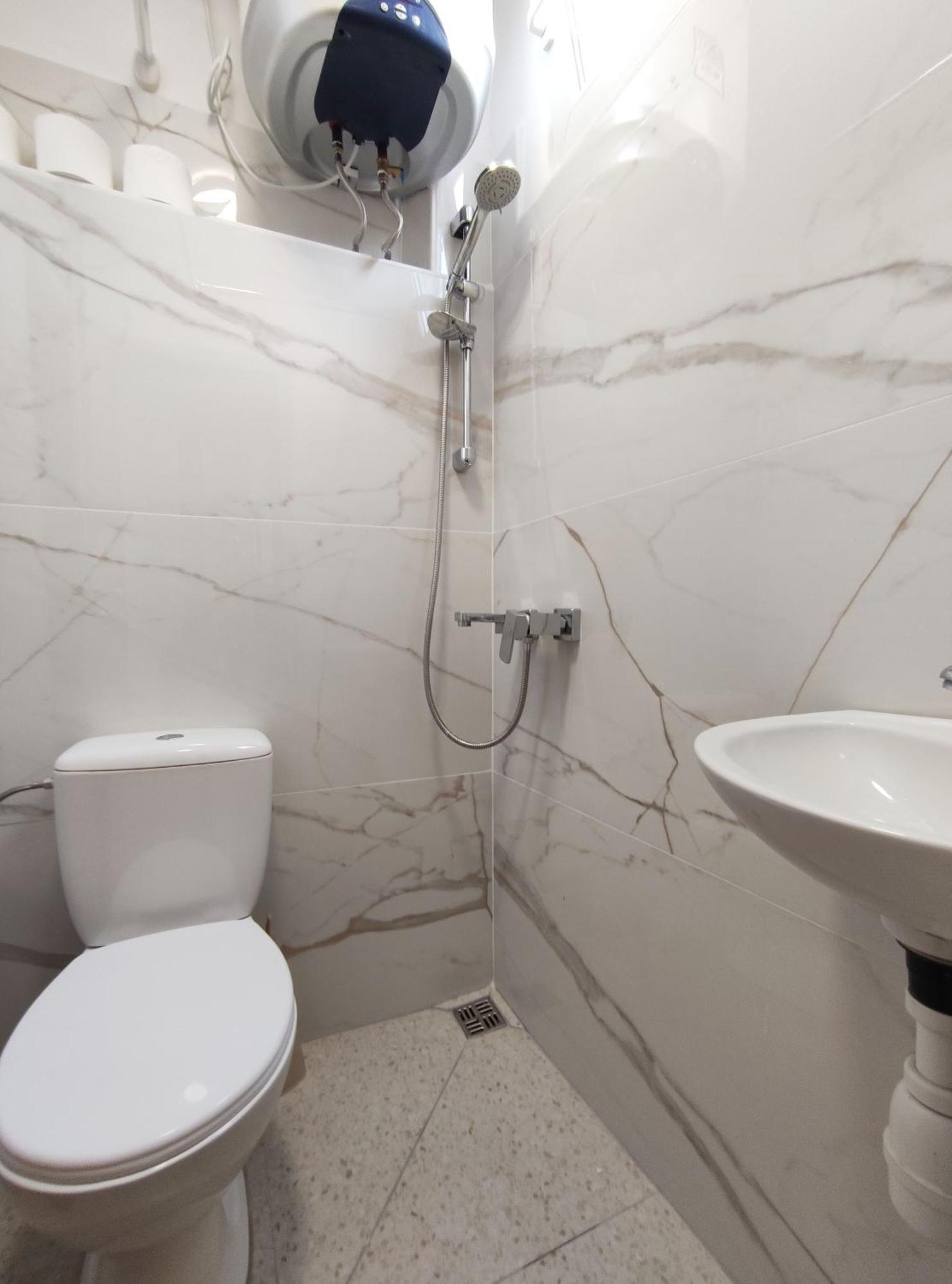Vicky Apartment โคเปร์ ภายนอก รูปภาพ